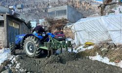 Diyarbakır’da yarım bırakılan yolu köylüler yaptı