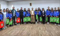 Diyarbakır’da büyük gurur: Kayapınar’ın genç sultanları namağlup şampiyon oldu