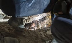 Kedi sesi sandı enkaz altından çocuk çıktı