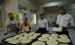 Diyarbakır'da öğrencilerin çıkardığı pideler ihtiyaç sahiplerine ulaştırılıyor