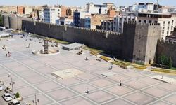 Diyarbakır surlarının yıkılan bölümleri yeniden canlandırıldı