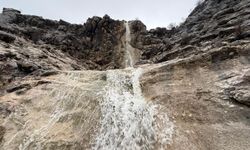 Diyarbakır Lice’de yıllardır akmayan şelale yeniden hayat buldu