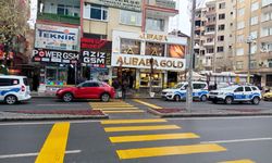 Diyarbakır’da kuyumcu dükkanı kurşunlandı