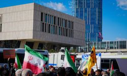 Ankara İran Büyükelçiliği’nde bayraklar yarıya indi