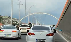 Diyarbakır’da düğün konvoyu trafiği felç etti: O anlar kamerada!