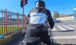 Diyarbakır trafiğinde gülümseten anlar: Motosikletlinin doğum günü böyle kutlandı