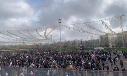 Diyarbakır’da Newroz coşkusu başladı! Sabahın ilk saatlerinden itibaren alan doluyor