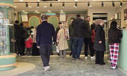 Diyarbakır’da baklava mesaisi: Metrelerce kuyruk!