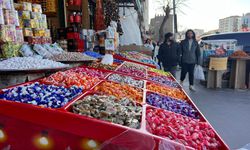 Diyarbakır’da Bayram şekeri tezgâhları kuruldu Bakan çok, alan az!