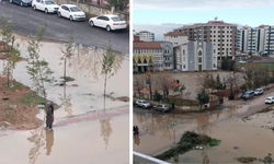 Diyarbakır’da okul yolu göle döndü; Öğrenciler okula gidemedi!