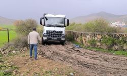 Batman'da bir hasta araçta mahsur kaldı