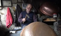 El emeği göz nuru ile üretilen bakır kazanlar