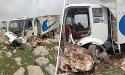Diyarbakır’da freni boşalan kamyon taşlara çarptı