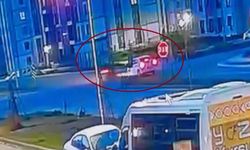 Diyarbakır'da motosiklet kazası güvenlik kamerasına yansıdı