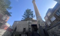 3 yılın ardından yeniden ibadette! Diyarbakır’da Tarihi Melikahmet Paşa Camii açıldı