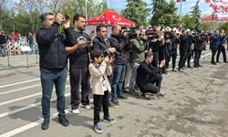 Diyarbakır’da 23 Nisan kutlamalarında “Minik Gazeteci” ilgi odağı oldu