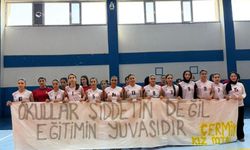 Diyarbakır’da öğrencilerden anlamlı mesaj