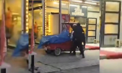 Diyarbakır’da sokak ortasında skandal: Vatandaşlara sarılıp öpmeye çalıştı