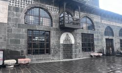Diyarbakır Ulu Cami’de Restorasyon tepkisi: Bu görüntü tarihe yakışmıyor!