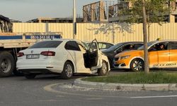 Diyarbakır'da minibüs ile otomobil çarpıştı: Yaralılar var