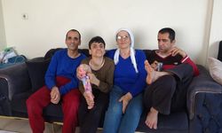 Ömrünü engelli evlatlarına adadı