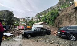 Hatay'da müstakil ev çöktü: Ölü ve yaralılar var