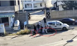 Diyarbakır'da motosiklet ile ticari araç çarpıştı: Yaralılar var