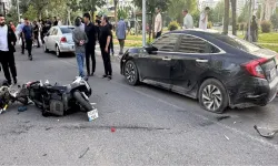 Diyarbakır’da kaza: Motosiklet ikiye bölündü, sürücü metrelerce sürüklendi
