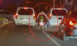 Diyarbakır’da şaşırtan görüntü: Motosiklet sürücüsü kaskı arkasına bağladı