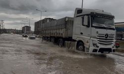 Diyarbakır Ergani'yi sağanak vurdu