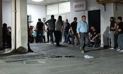 Otomobilin camından sarkan 19 yaşındaki genç öldü