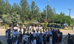 Dicle Üniversitesi BESYO'dan halaylı mezuniyet coşkusu