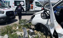 Otomobiller çarpıştı 4 kişi öldü, 2 kişi yaralandı