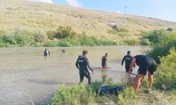 Diyarbakırlı iki kardeşi akıntı ayırdı