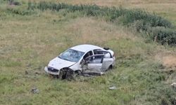 Bingöl'de kontrolden çıkan otomobil araziye uçtu