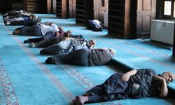 Diyarbakır'da camiler sıcaklarda kurtarıcı oldu