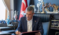 Özgür Özel ve 91 vekil CHP'den istifa etti