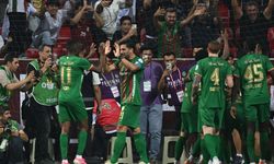 Amedspor’dan Süper Lig’e muhteşem başlangıç! Erzurumspor’u 3-0 devirdi, zirveye çıktı