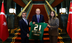 Amedspor heyeti Külliye’de: Erdoğan’a 21 numaralı özel forma