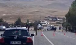 Otomobiller kafa kafaya çarpıştı: Ölü ve yaralılar