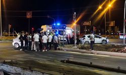 Diyarbakır’da 2 otomobilin çarpıştı: Çok sayıda yaralı