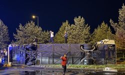 Yolcu otobüsüyle yakıt tankeri çarpıştı: 4’ü ağır, 39 yaralı