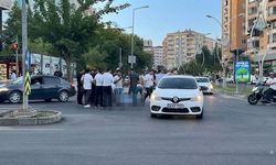 Diyarbakır’da feci kaza: Otomobilin çarptığı bisikletli ağır yaralandı