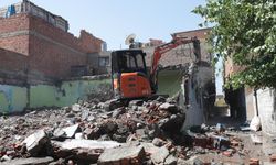 Diyarbakır’da tehlike oluşturan 32 metruk yapı yıkıldı