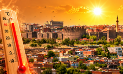 Diyarbakır'da kavurucu sıcaklar etkisini sürdürüyor