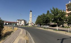 Diyarbakır’da ters şeride giren araç kameradan kaçamadı