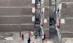 Diyarbakır'da korkutan yangın: Ev alevlere teslim oldu