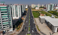 Diyarbakır Büyükşehir’den yol çizgisi mesaisi
