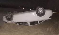Diyarbakır'da otomobil tarlaya uçtu: 1 yaralı