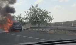 Diyarbakır-Siverek yolunda otomobil yangını